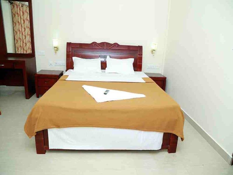 Hôtel Thachaparambil Residency à Alappuzha Extérieur photo